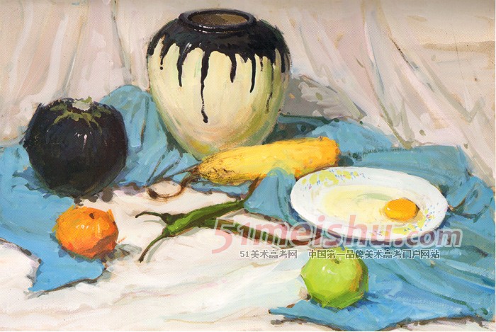 《基础速递-色彩静物技法解析》蓝色衬布陶罐玉米青椒盘子鸡蛋苹果色彩写生作品
