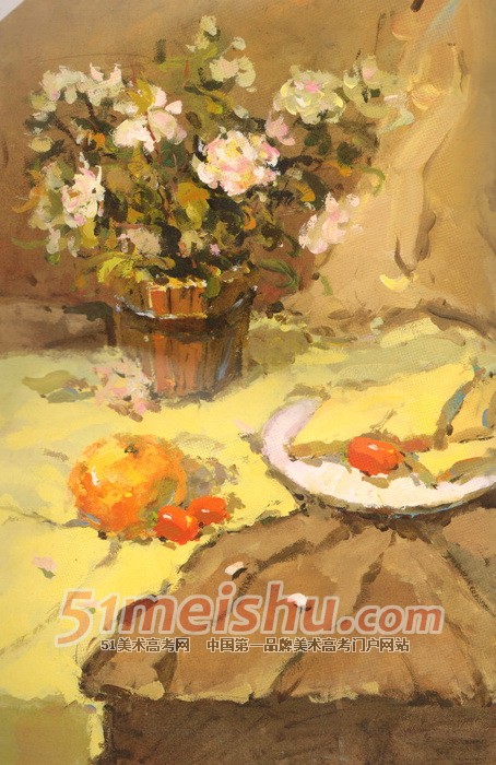 《国美2012年色彩静物高分试卷》浅黄衬布花束花盆水果盘子面包色彩作品